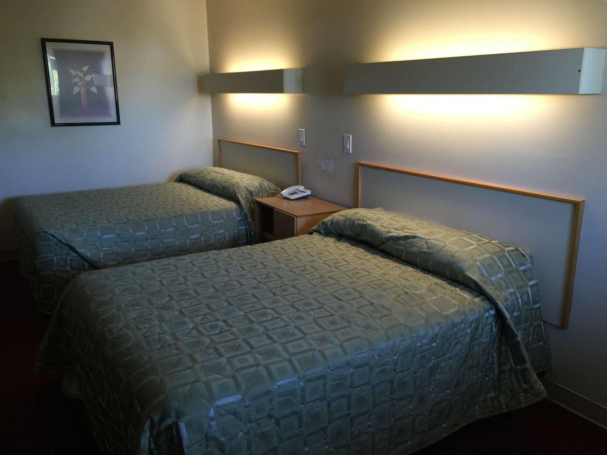 Voyageur Motel Thunder Bay Bagian luar foto