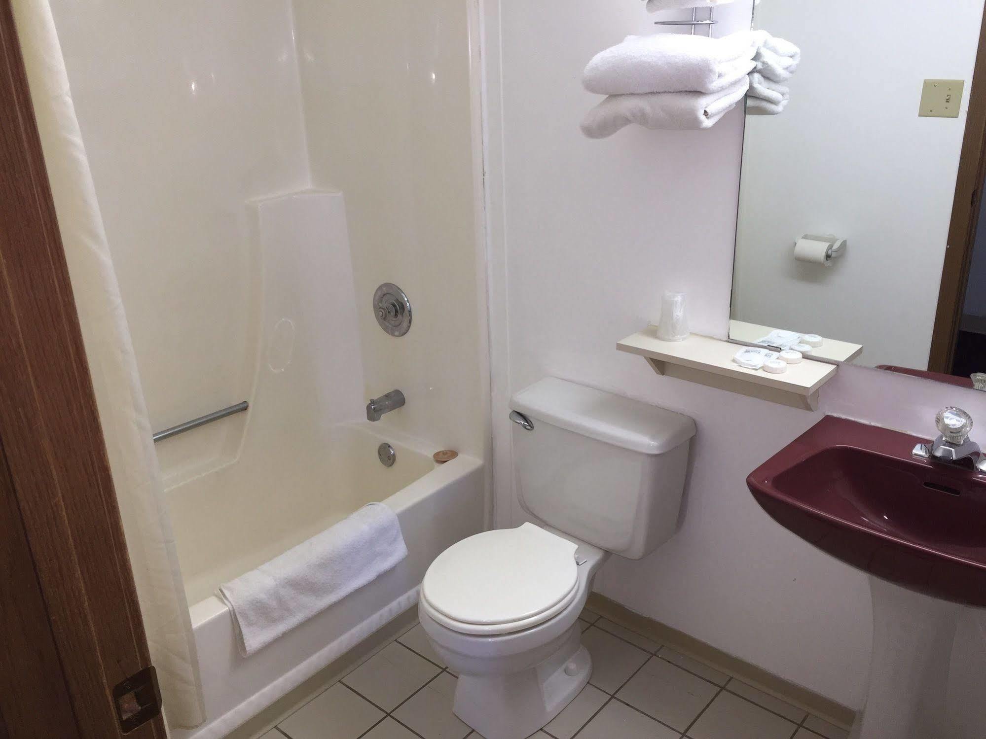 Voyageur Motel Thunder Bay Bagian luar foto