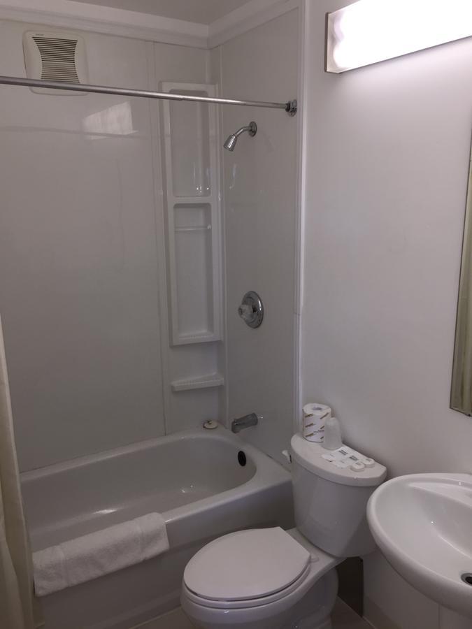 Voyageur Motel Thunder Bay Bagian luar foto